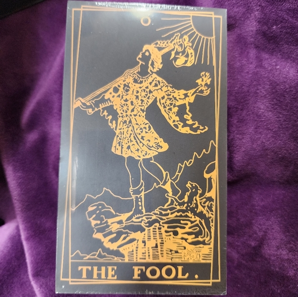 Deluxe Black & Gold Tarot Card Set and Booklet 78 Cards - Picture 8 of 13